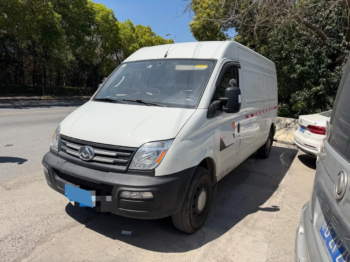 2019 MAXUS XinTu V80 2.5T 136HP L4 6MT,autocango,china used car exporter,china ev exporter,chinese used car exporter,chinese used ev exporter