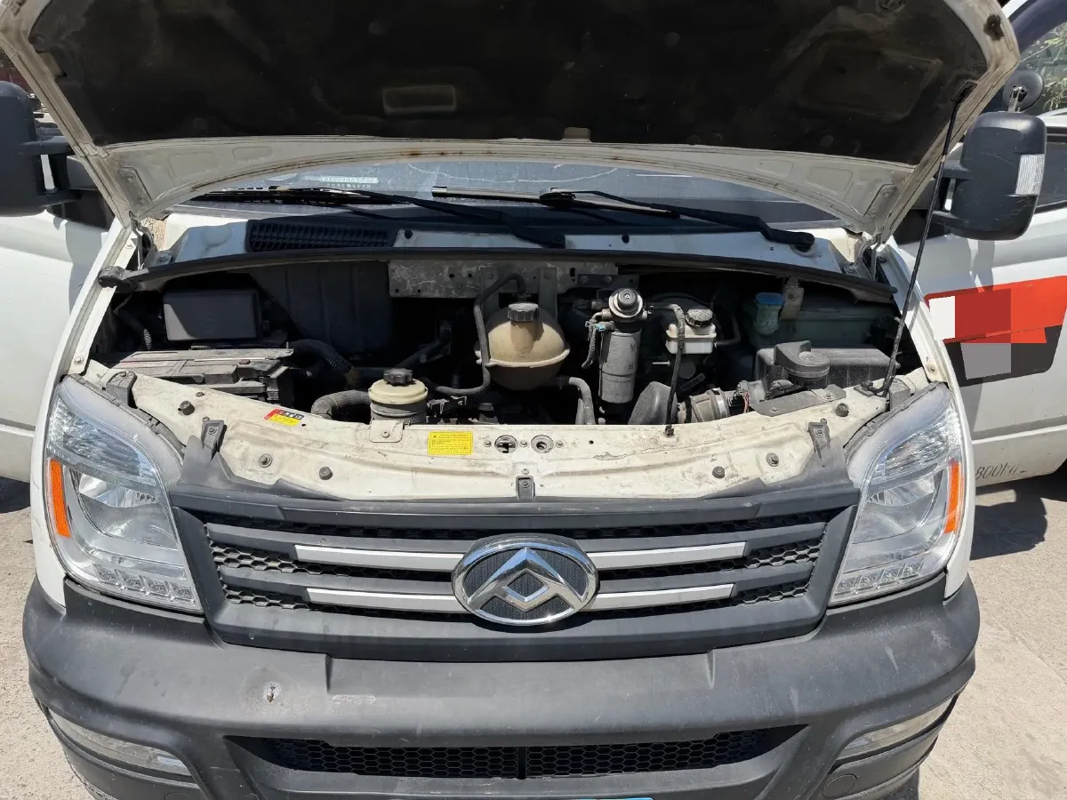 2019 MAXUS XinTu V80 2.5T 136HP L4 6MT,autocango,china used car exporter,china ev exporter,chinese used car exporter,chinese used ev exporter