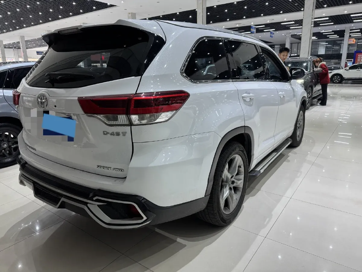 2018 Jeep Grand Commander 2.0T 265HP L4 9AT,autocango,china used car exporter,china ev exporter,chinese used car exporter,chinese used ev exporter