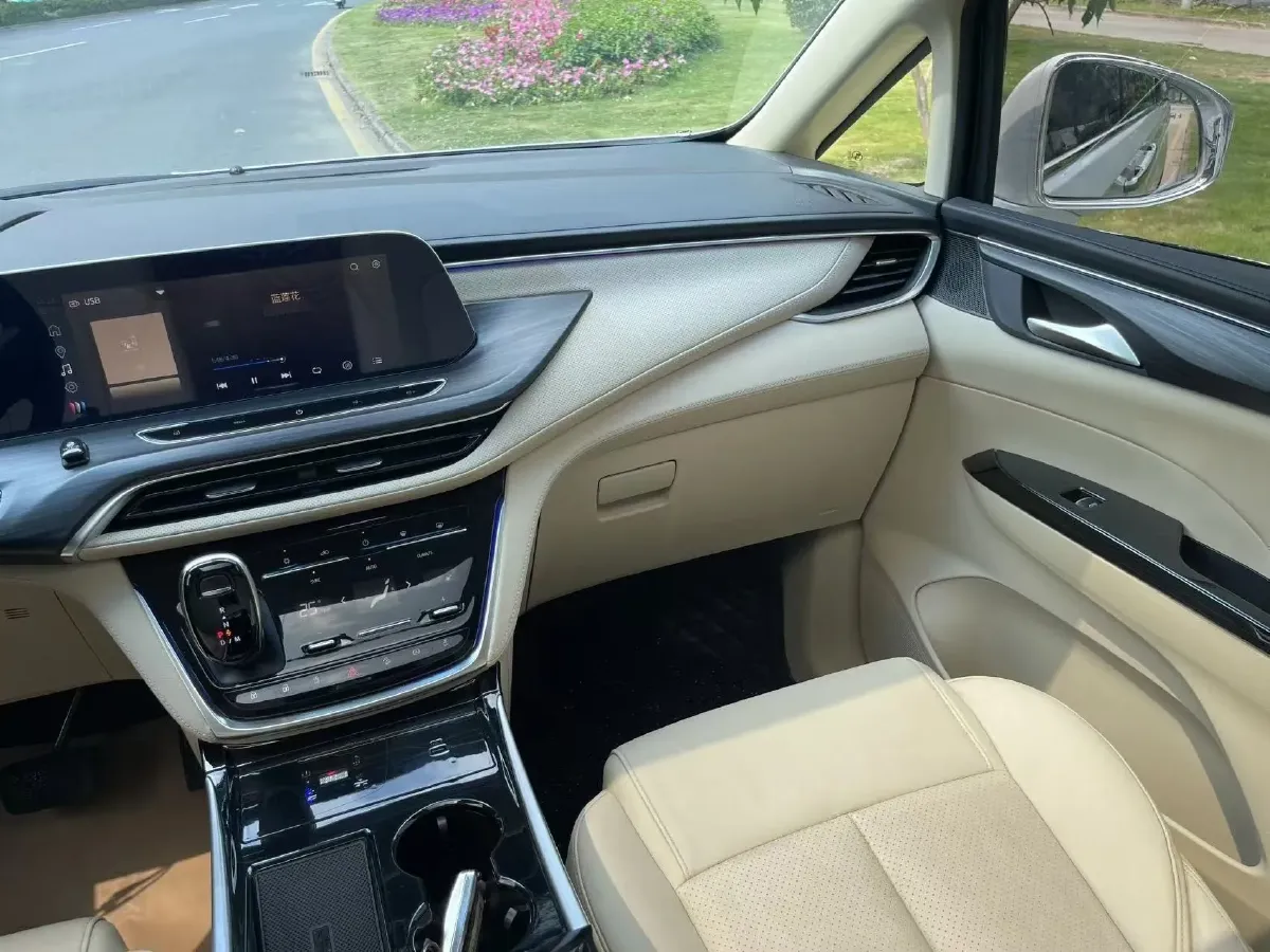 2023 Buick GL8 2.0T 237HP L4 9AT,autocango,china used car exporter,china ev exporter,chinese used car exporter,chinese used ev exporter