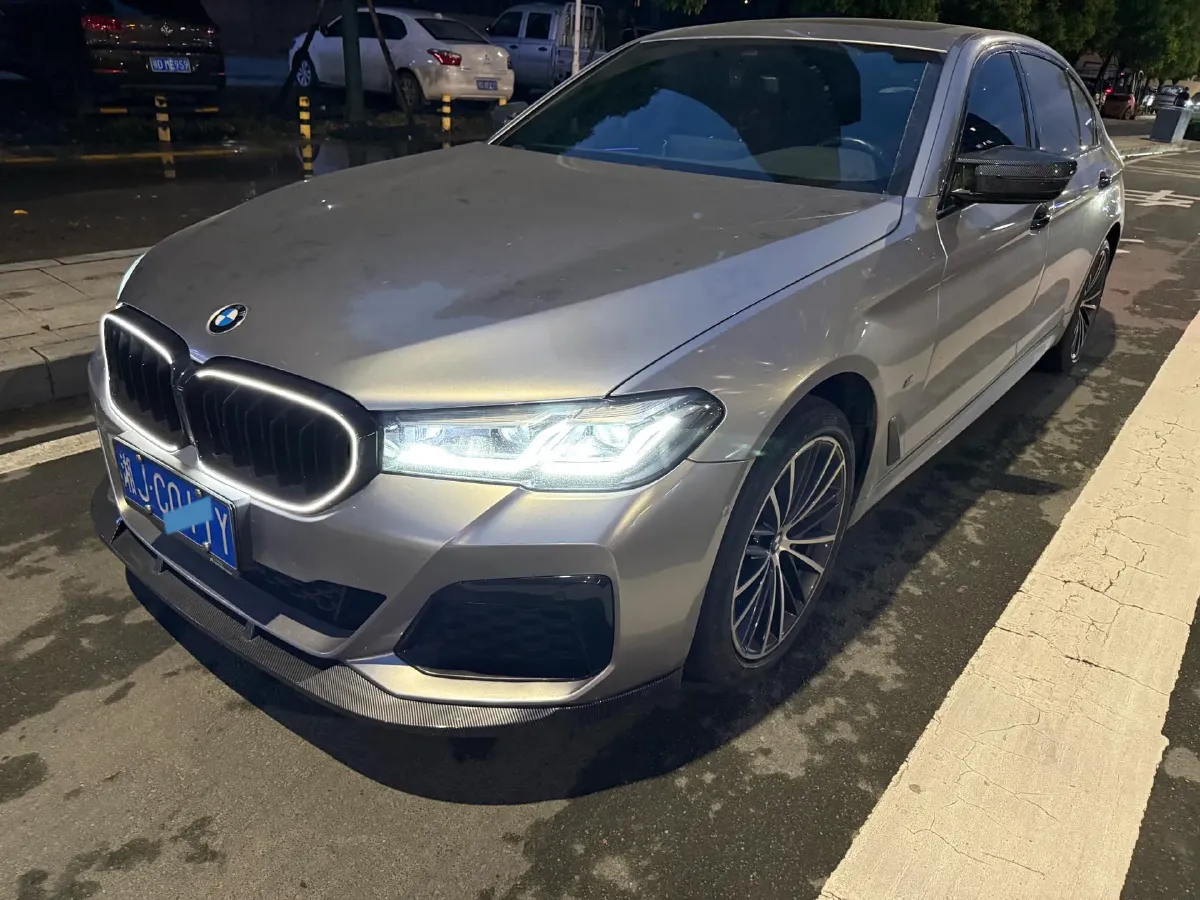 2022 BMW 5 Series 2.0T 252HP L4 8AT,autocango,china used car exporter,china ev exporter,chinese used car exporter,chinese used ev exporter
