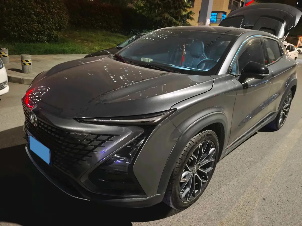 2022 ChangAn UNI-T 1.5T 188HP L4 7DCT,autocango,china used car exporter,china ev exporter,chinese used car exporter,chinese used ev exporter