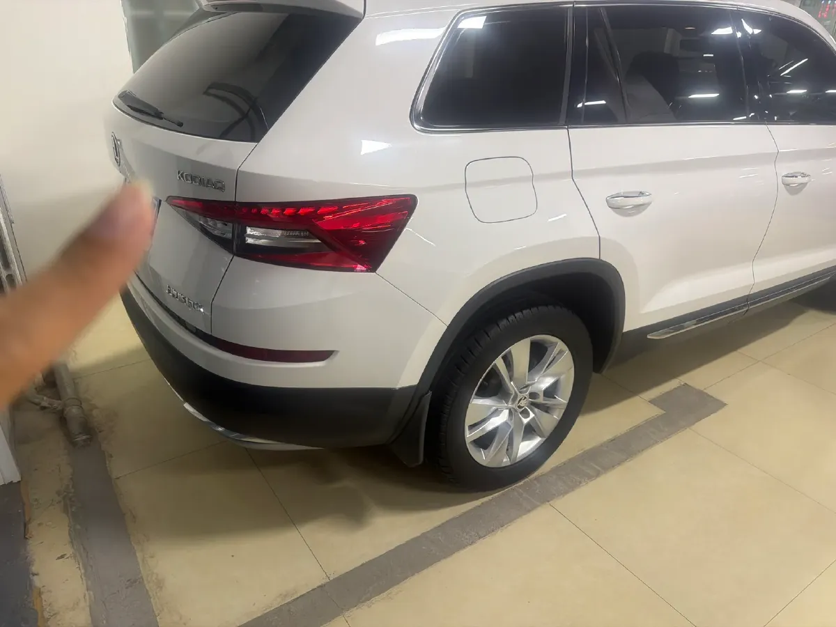 2018 Skoda Kodiak 1.8T 180HP L4 7DCT,autocango,china used car exporter,china ev exporter,chinese used car exporter,chinese used ev exporter