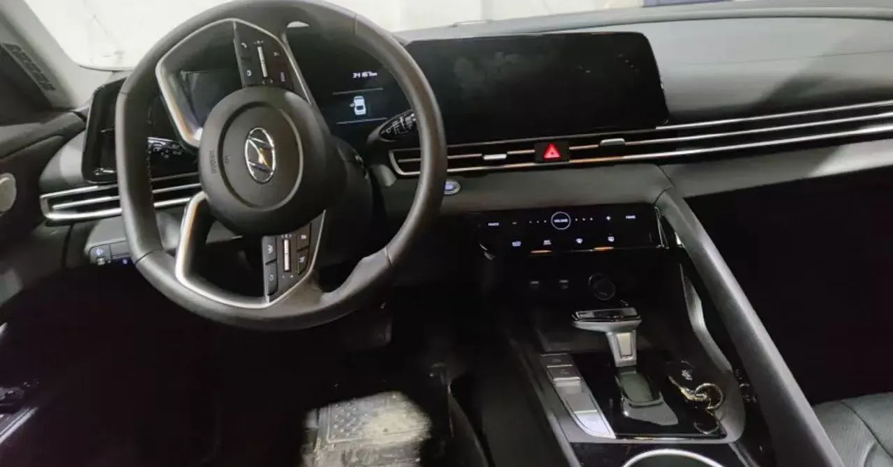 2022 Hyundai Elantra 1.5L 115HP L4 CVT,autocango,china used car exporter,china ev exporter,chinese used car exporter,chinese used ev exporter