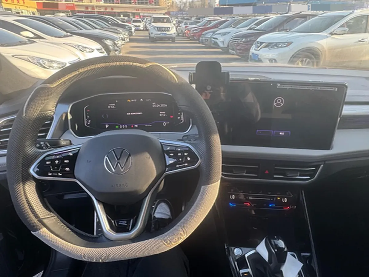 2024 Volkswagen Tayron 2.0T 220HP L4 7DCT,autocango,china used car exporter,china ev exporter,chinese used car exporter,chinese used ev exporter