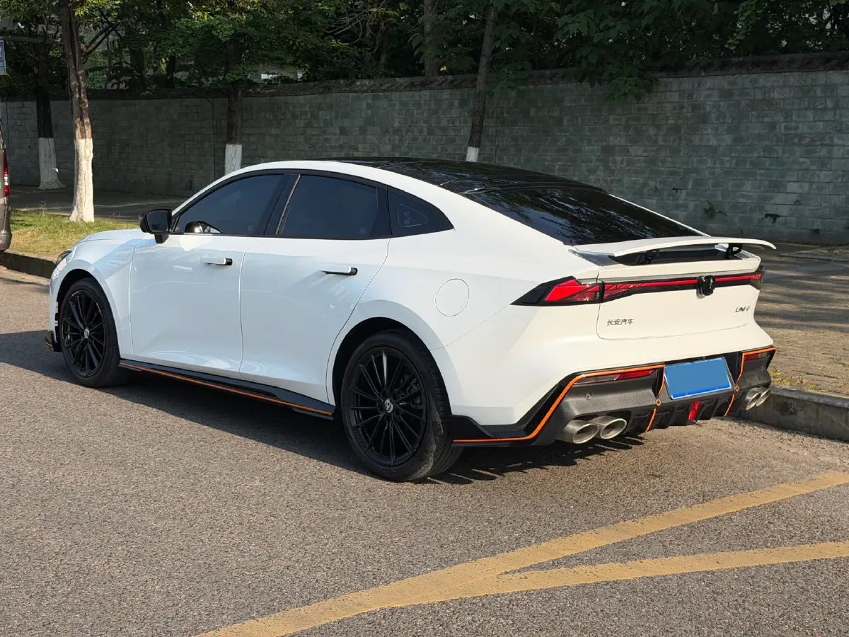 2022 ChangAn UNI-V 1.5T 188HP L4 7DCT,autocango,china used car exporter,china ev exporter,chinese used car exporter,chinese used ev exporter