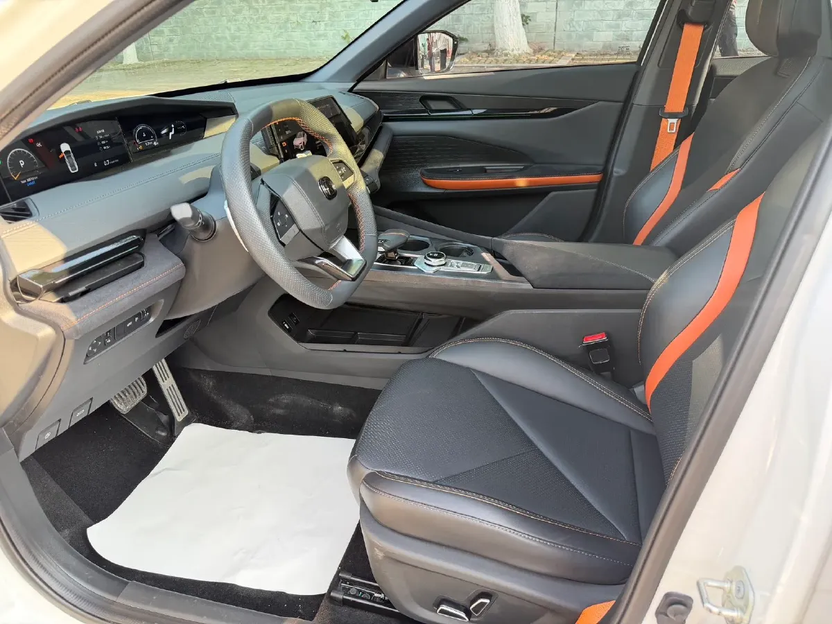 2022 ChangAn UNI-V 1.5T 188HP L4 7DCT,autocango,china used car exporter,china ev exporter,chinese used car exporter,chinese used ev exporter