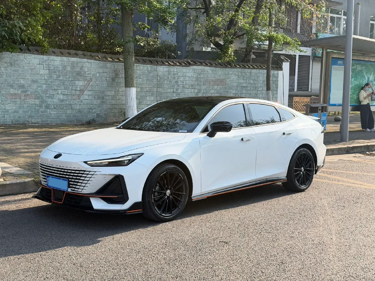 2022 ChangAn UNI-V 1.5T 188HP L4 7DCT,autocango,china used car exporter,china ev exporter,chinese used car exporter,chinese used ev exporter