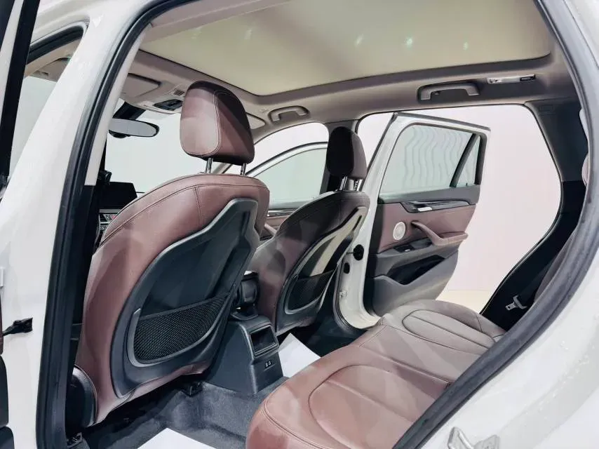 2022 BMW X1 1.5T 140HP L3 7DCT,autocango,china used car exporter,china ev exporter,chinese used car exporter,chinese used ev exporter