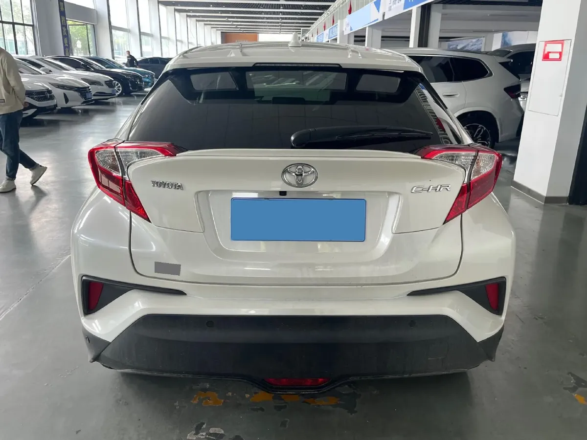 2018 Toyota C-HR 2.0L 171HP L4 CVT,autocango,china used car exporter,china ev exporter,chinese used car exporter,chinese used ev exporter