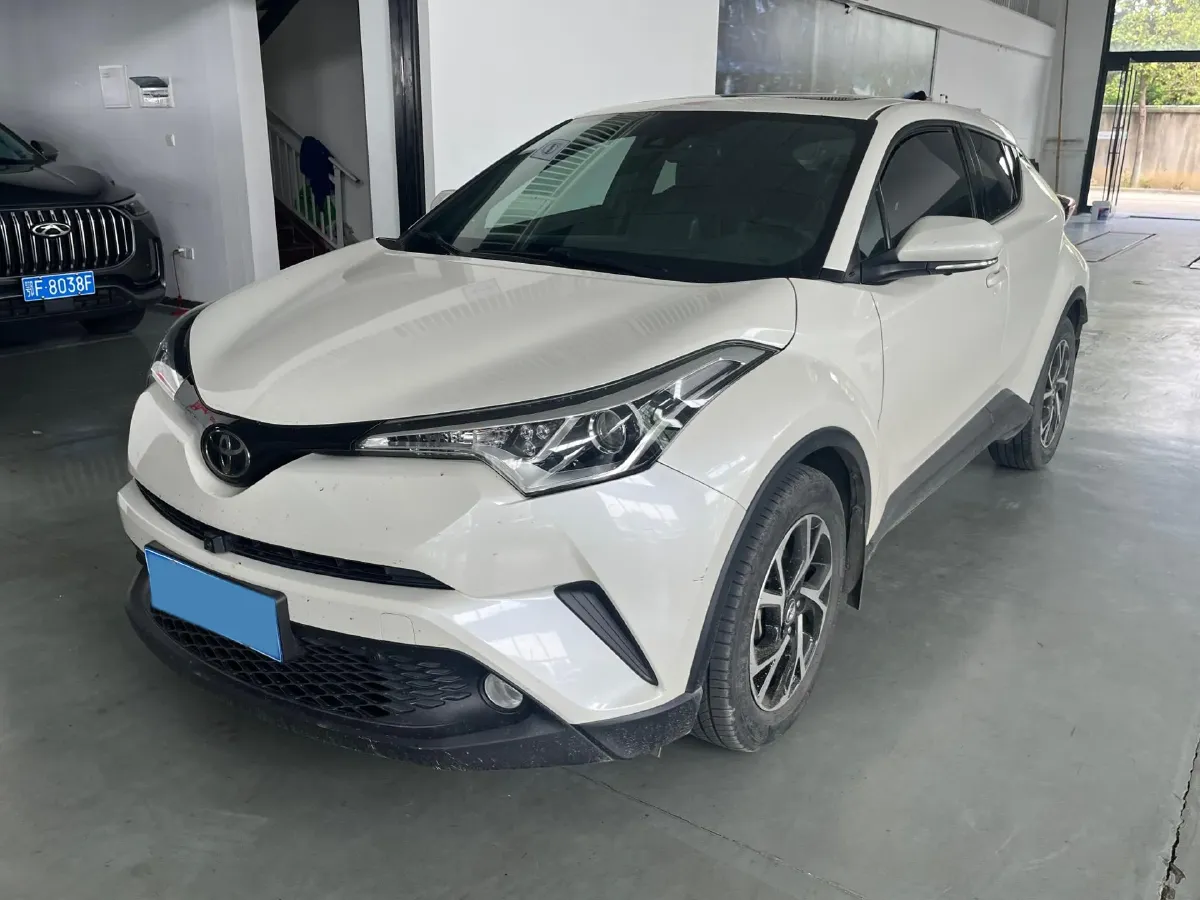 2018 Toyota C-HR 2.0L 171HP L4 CVT,autocango,china used car exporter,china ev exporter,chinese used car exporter,chinese used ev exporter