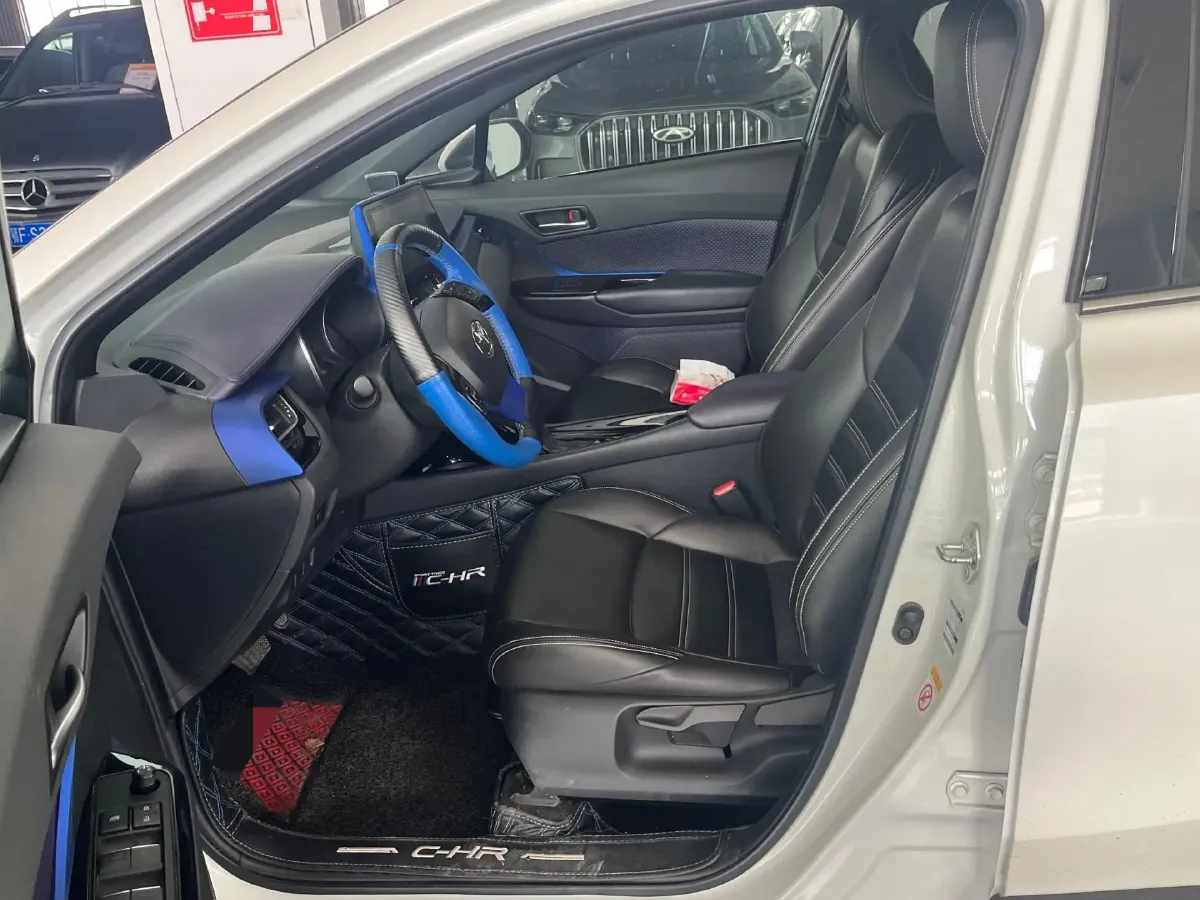 2018 Toyota C-HR 2.0L 171HP L4 CVT,autocango,china used car exporter,china ev exporter,chinese used car exporter,chinese used ev exporter