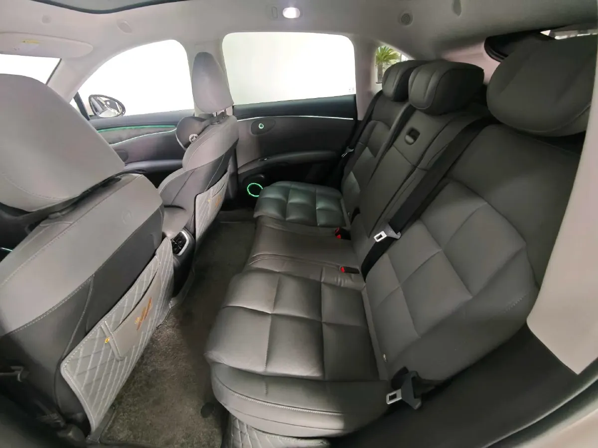 2023 IM LS6 BEV 71KWH,autocango,china used car exporter,china ev exporter,chinese used car exporter,chinese used ev exporter