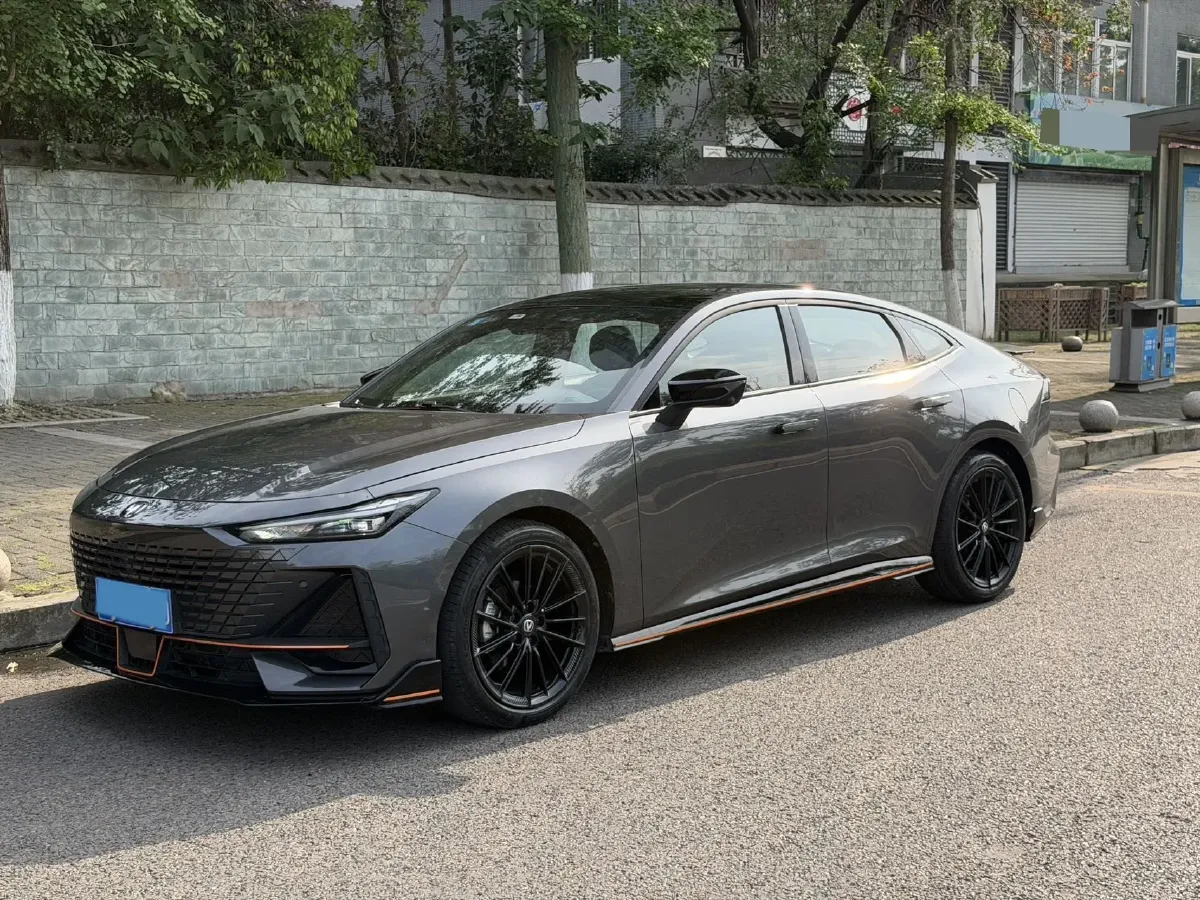 2023 ChangAn UNI-V 1.5T 188HP L4 7DCT,autocango,china used car exporter,china ev exporter,chinese used car exporter,chinese used ev exporter