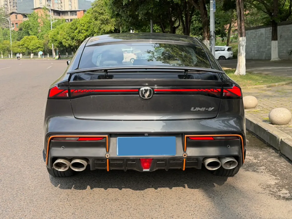 2023 ChangAn UNI-V 1.5T 188HP L4 7DCT,autocango,china used car exporter,china ev exporter,chinese used car exporter,chinese used ev exporter