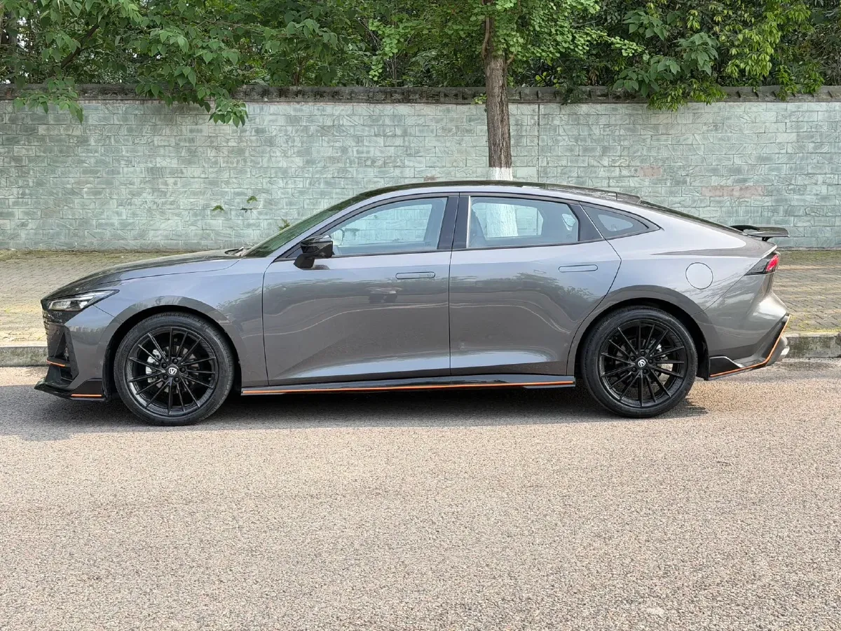 2023 ChangAn UNI-V 1.5T 188HP L4 7DCT,autocango,china used car exporter,china ev exporter,chinese used car exporter,chinese used ev exporter