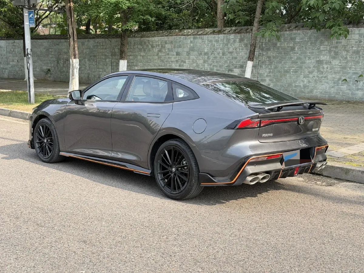 2023 ChangAn UNI-V 1.5T 188HP L4 7DCT,autocango,china used car exporter,china ev exporter,chinese used car exporter,chinese used ev exporter