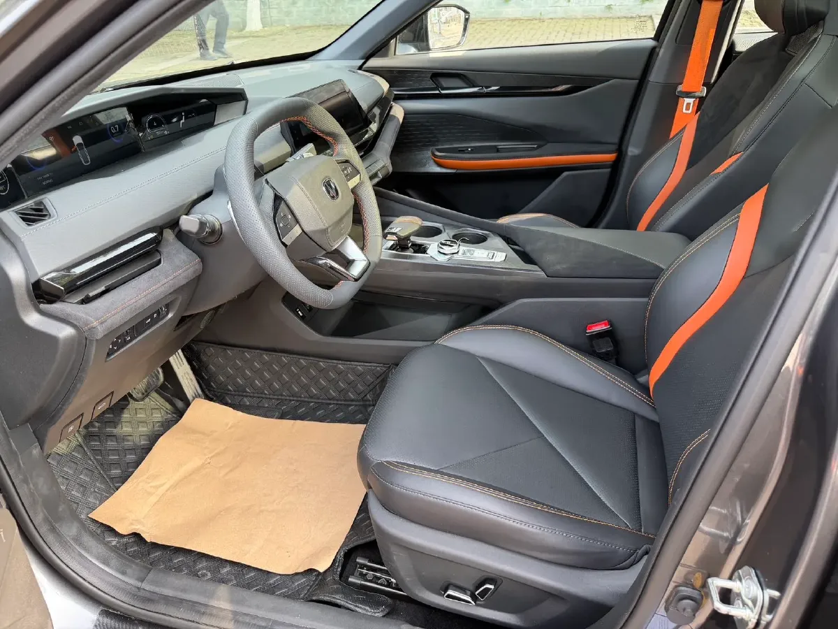 2023 ChangAn UNI-V 1.5T 188HP L4 7DCT,autocango,china used car exporter,china ev exporter,chinese used car exporter,chinese used ev exporter