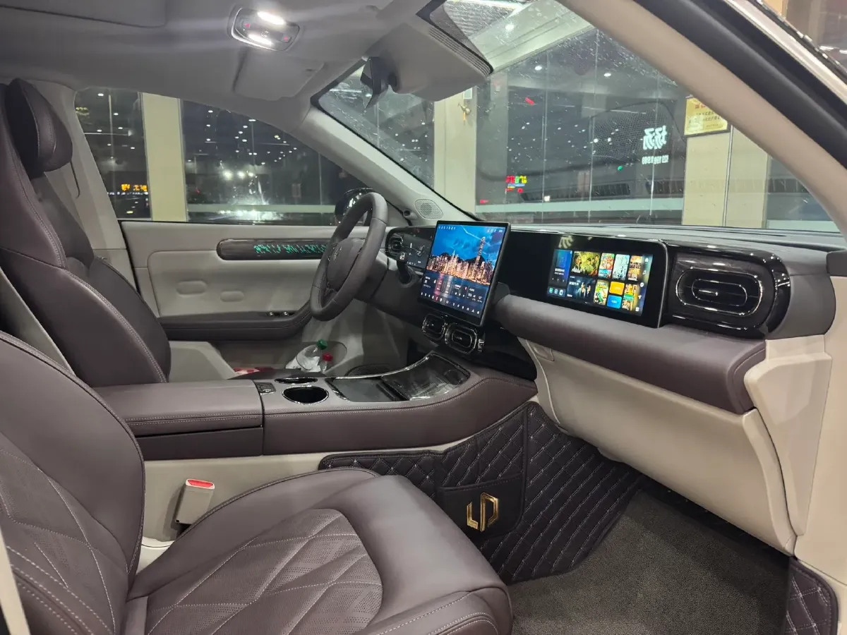 2024 Leapmotor C11 1.5L 95HP L4 REEV 43.74KWH,autocango,china used car exporter,china ev exporter,chinese used car exporter,chinese used ev exporter