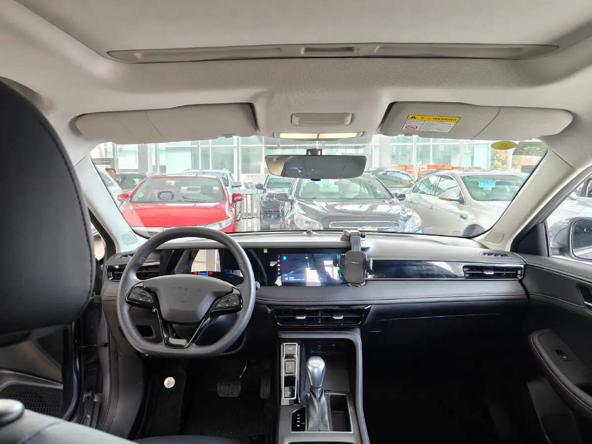 2024 Roewe i5 1.5L 129HP L4 CVT,autocango,china used car exporter,china ev exporter,chinese used car exporter,chinese used ev exporter