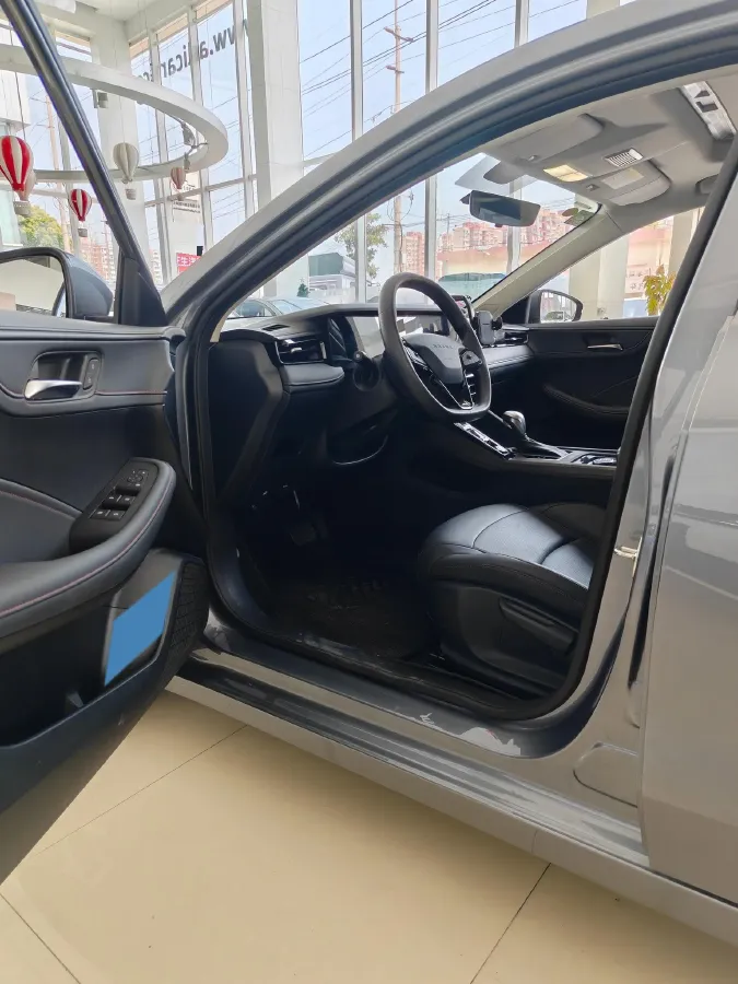 2024 Roewe i5 1.5L 129HP L4 CVT,autocango,china used car exporter,china ev exporter,chinese used car exporter,chinese used ev exporter