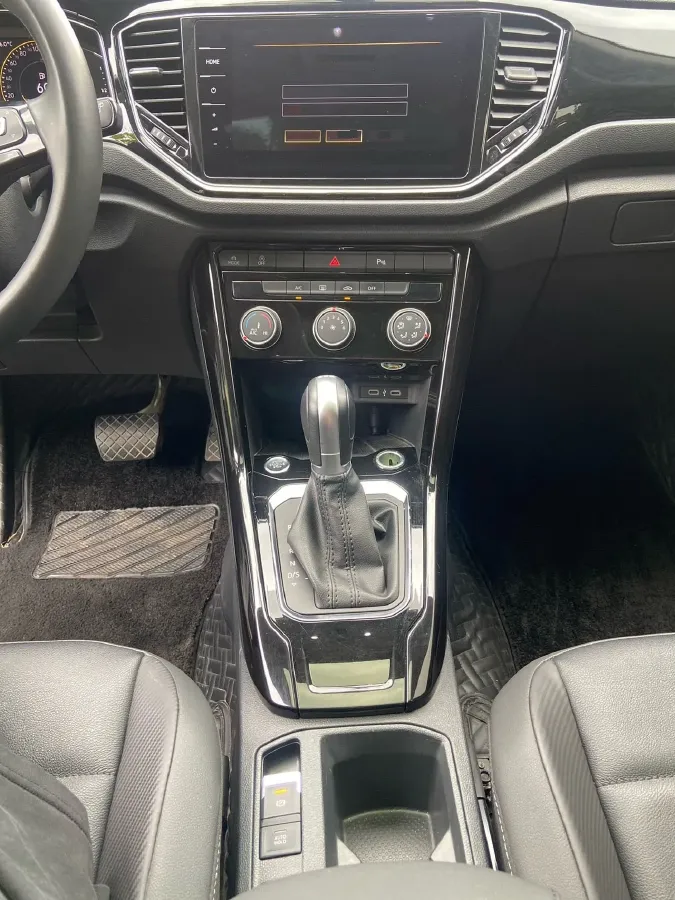 2022 Volkswagen T-Roc 1.4T 150HP L4 7DCT,autocango,china used car exporter,china ev exporter,chinese used car exporter,chinese used ev exporter