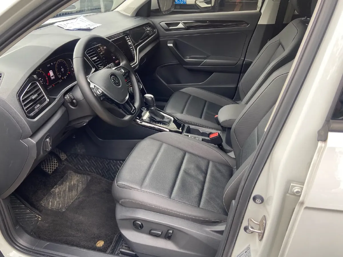 2022 Volkswagen T-Roc 1.4T 150HP L4 7DCT,autocango,china used car exporter,china ev exporter,chinese used car exporter,chinese used ev exporter