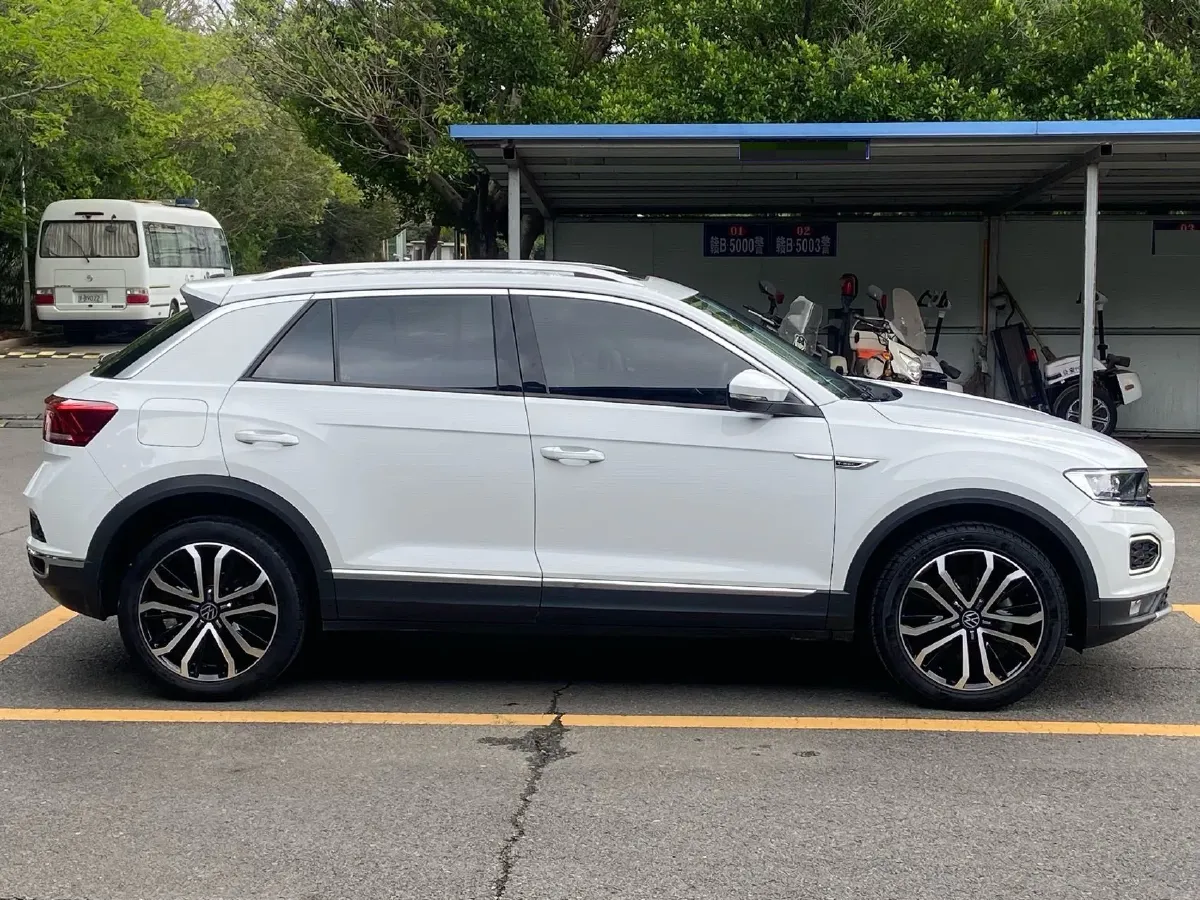 2022 Volkswagen T-Roc 1.4T 150HP L4 7DCT,autocango,china used car exporter,china ev exporter,chinese used car exporter,chinese used ev exporter