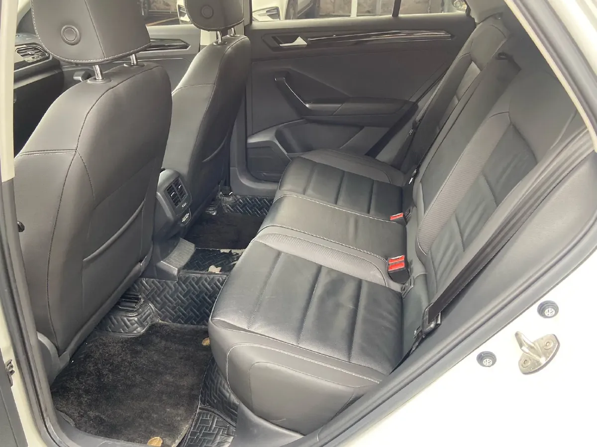 2022 Volkswagen T-Roc 1.4T 150HP L4 7DCT,autocango,china used car exporter,china ev exporter,chinese used car exporter,chinese used ev exporter