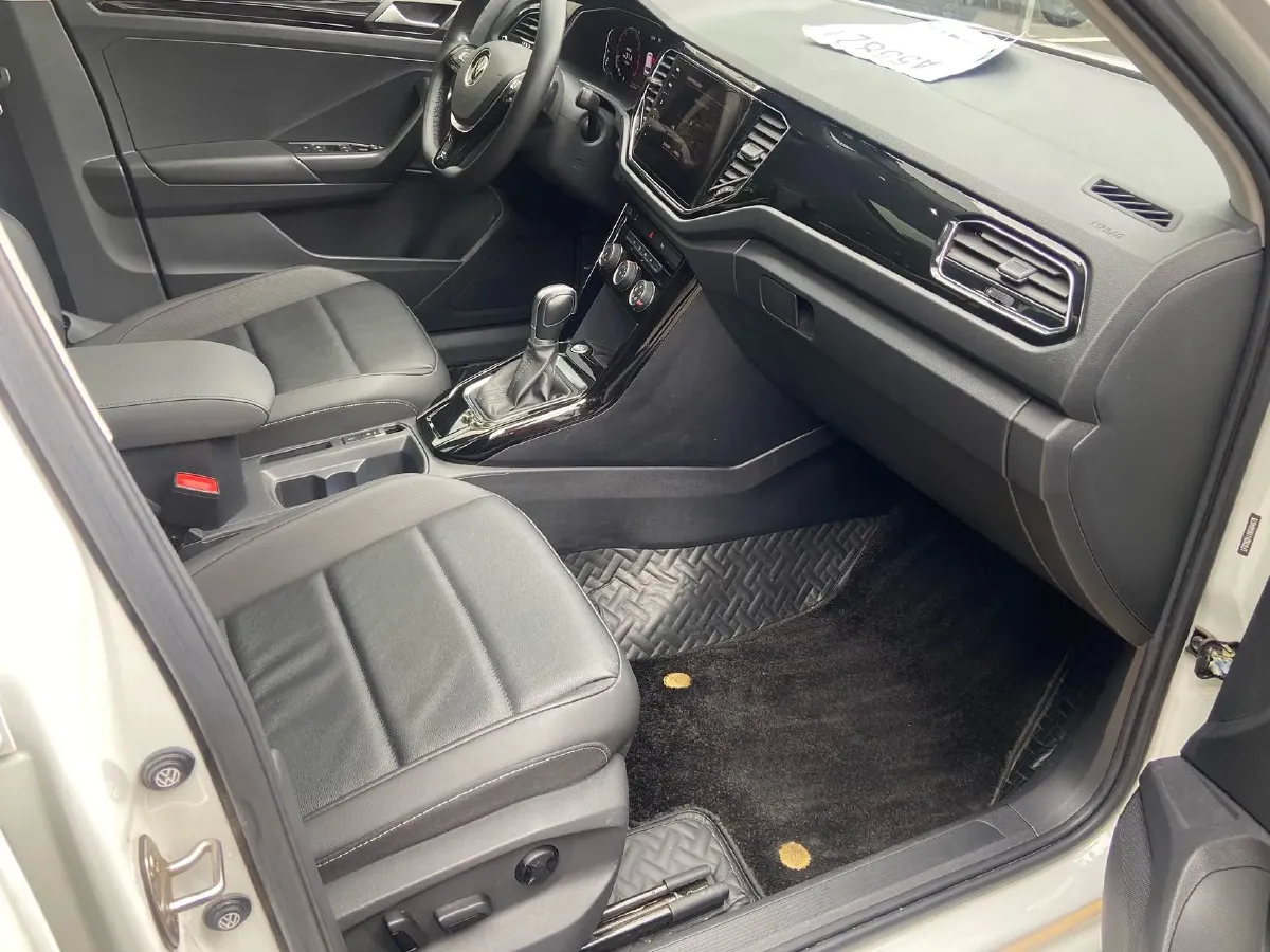 2022 Volkswagen T-Roc 1.4T 150HP L4 7DCT,autocango,china used car exporter,china ev exporter,chinese used car exporter,chinese used ev exporter