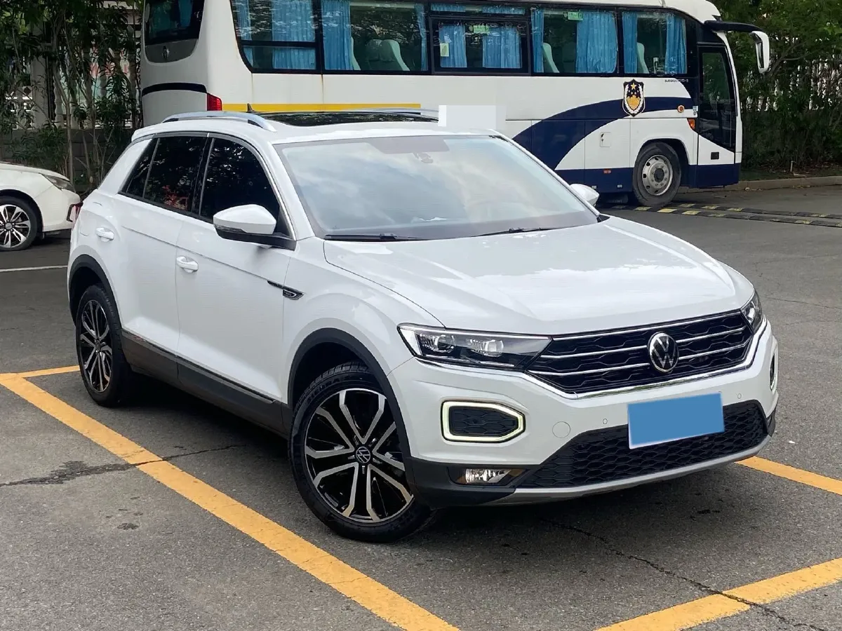 2022 Volkswagen T-Roc 1.4T 150HP L4 7DCT,autocango,china used car exporter,china ev exporter,chinese used car exporter,chinese used ev exporter