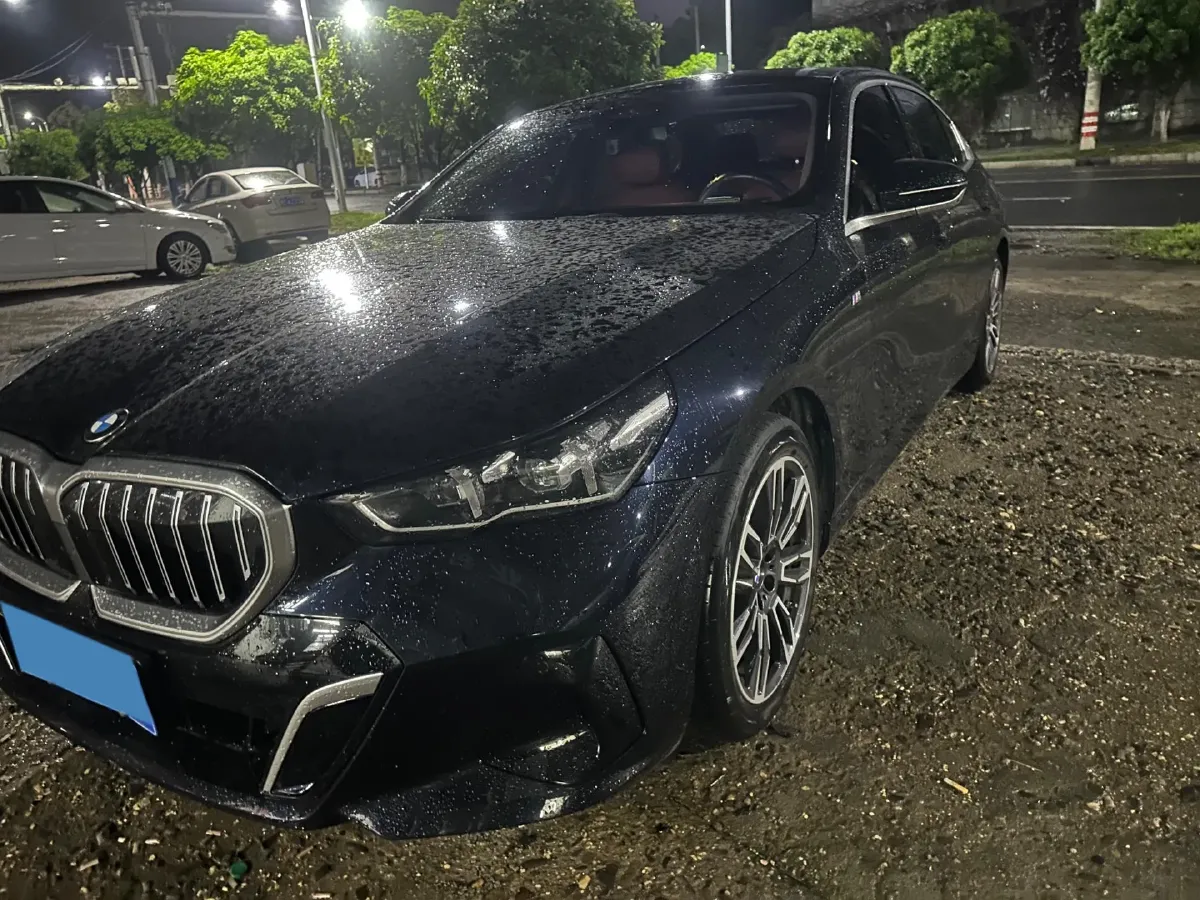 2025 BMW 5 Series 2.0T 258HP L4 8AT,autocango,china used car exporter,china ev exporter,chinese used car exporter,chinese used ev exporter