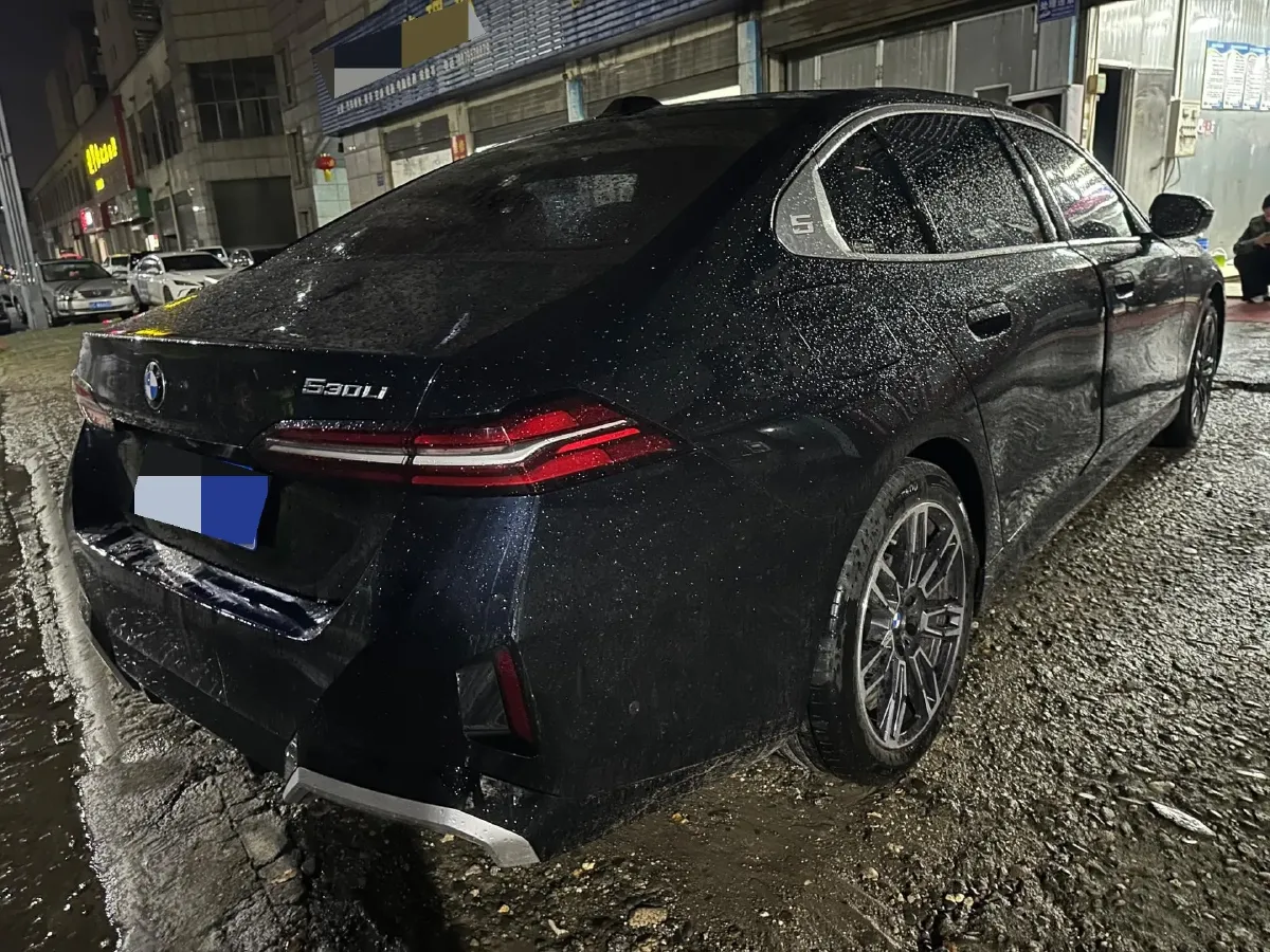 2025 BMW 5 Series 2.0T 258HP L4 8AT,autocango,china used car exporter,china ev exporter,chinese used car exporter,chinese used ev exporter