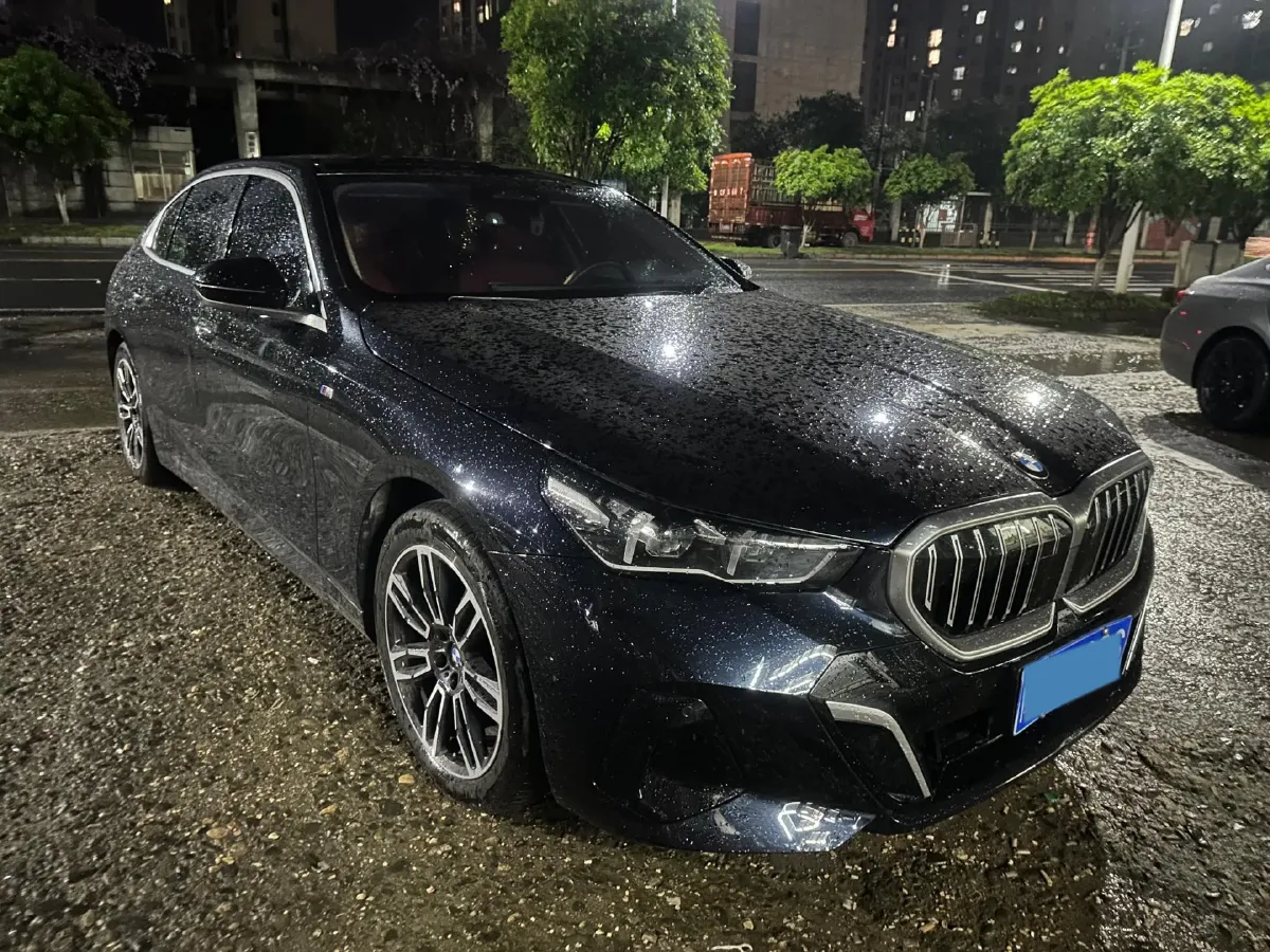 2025 BMW 5 Series 2.0T 258HP L4 8AT,autocango,china used car exporter,china ev exporter,chinese used car exporter,chinese used ev exporter