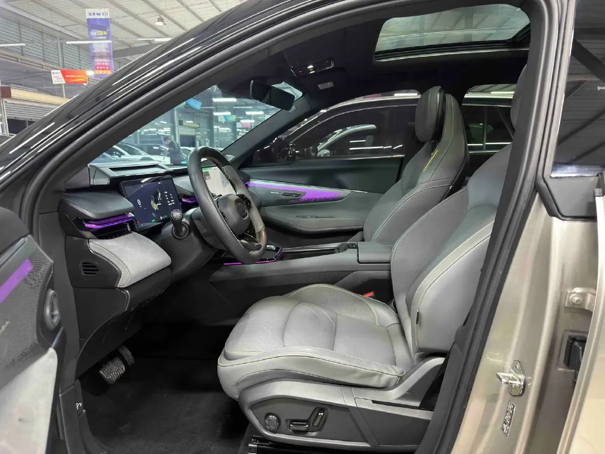 2023 LYNK&CO 08 EM-P 1.5T 163HP L4 3DHT PHEV 39.6KWH,autocango,china used car exporter,china ev exporter,chinese used car exporter,chinese used ev exporter