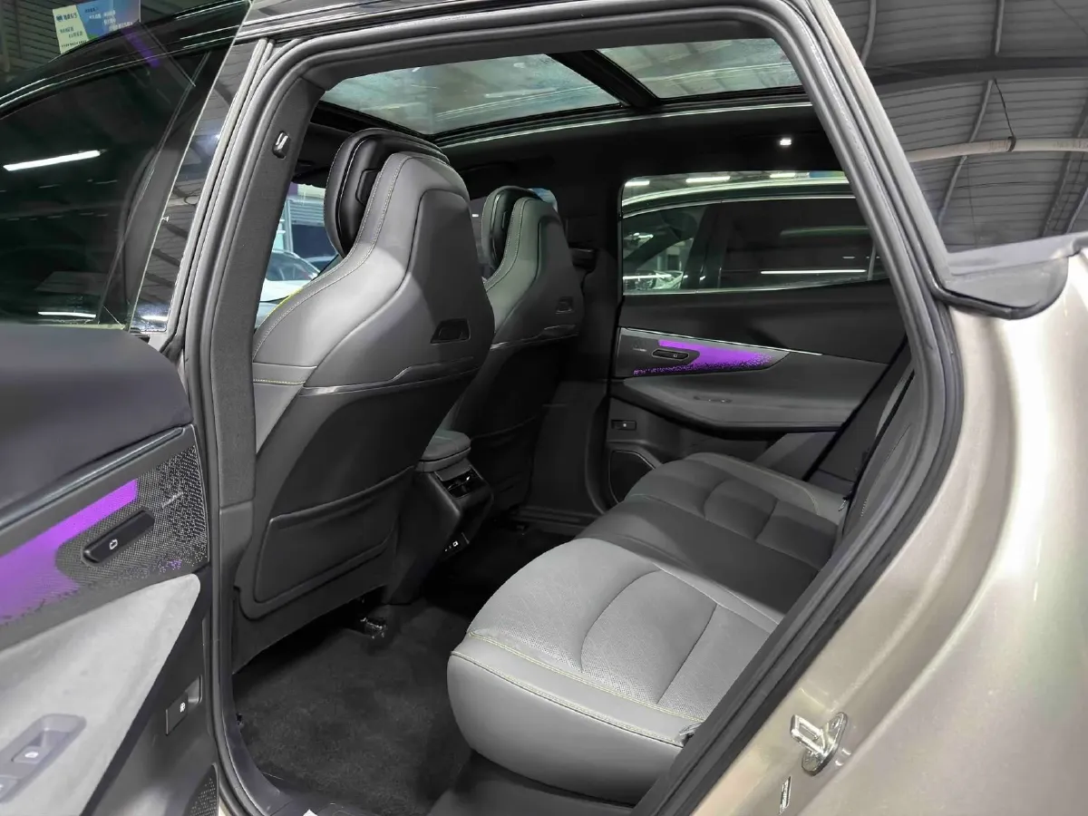 2023 LYNK&CO 08 EM-P 1.5T 163HP L4 3DHT PHEV 39.6KWH,autocango,china used car exporter,china ev exporter,chinese used car exporter,chinese used ev exporter