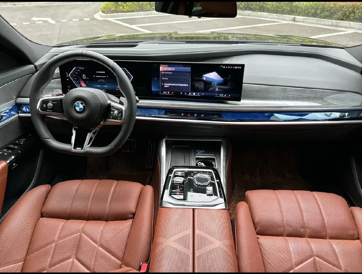 2023 BMW 7 Series 3.0T 381HP L6 8AT,autocango,china used car exporter,china ev exporter,chinese used car exporter,chinese used ev exporter