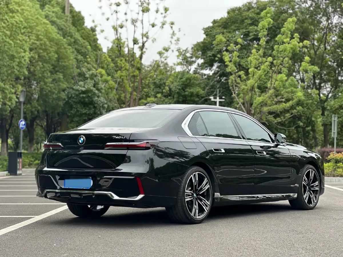 2023 BMW 7 Series 3.0T 381HP L6 8AT,autocango,china used car exporter,china ev exporter,chinese used car exporter,chinese used ev exporter