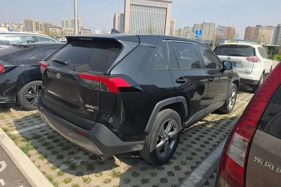 2021 Toyota RAV4 2.0L 171HP L4 CVT,autocango,china used car exporter,china ev exporter,chinese used car exporter,chinese used ev exporter