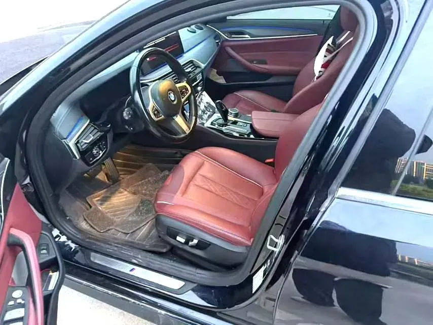 2022 BMW 5 Series 2.0T 252HP L4 8AT,autocango,china used car exporter,china ev exporter,chinese used car exporter,chinese used ev exporter