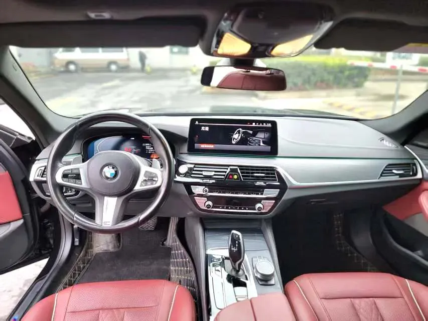 2022 BMW 5 Series 2.0T 252HP L4 8AT,autocango,china used car exporter,china ev exporter,chinese used car exporter,chinese used ev exporter