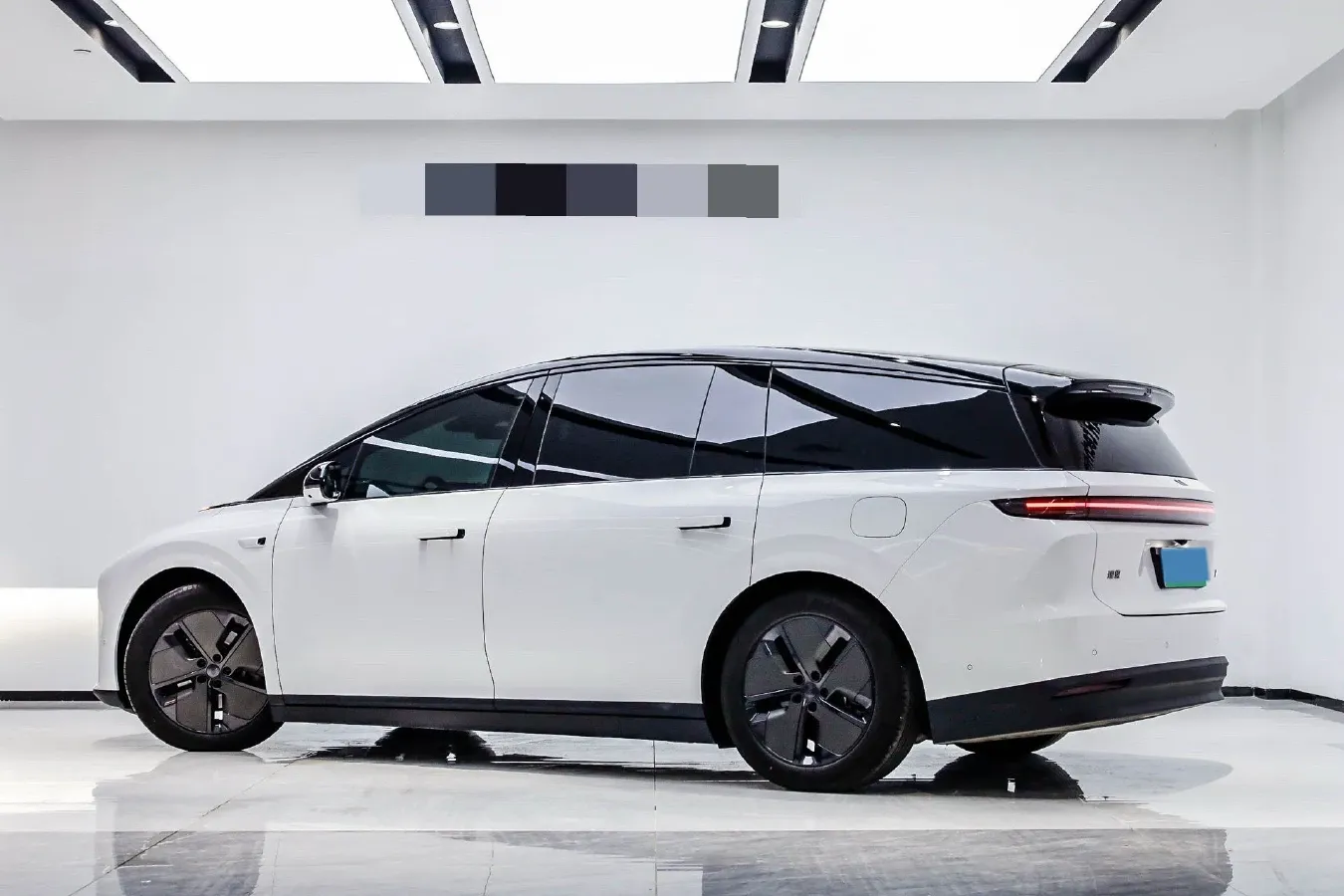 2025 Li i8 BEV,autocango,china used car exporter,china ev exporter,chinese used car exporter,chinese used ev exporter