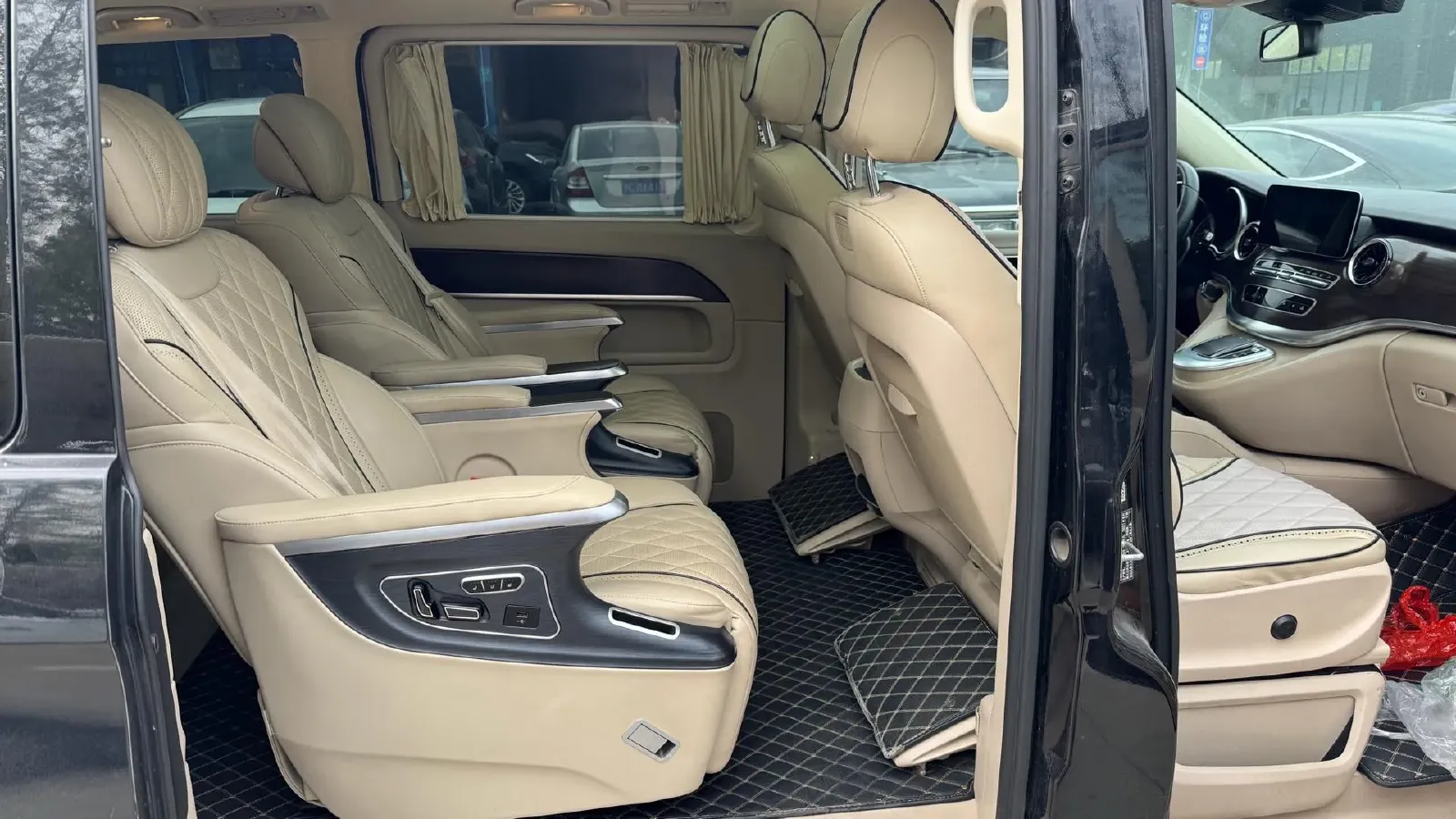 2020 Mercedes-Benz V Class 2.0T 211HP L4 9AT,autocango,china used car exporter,china ev exporter,chinese used car exporter,chinese used ev exporter