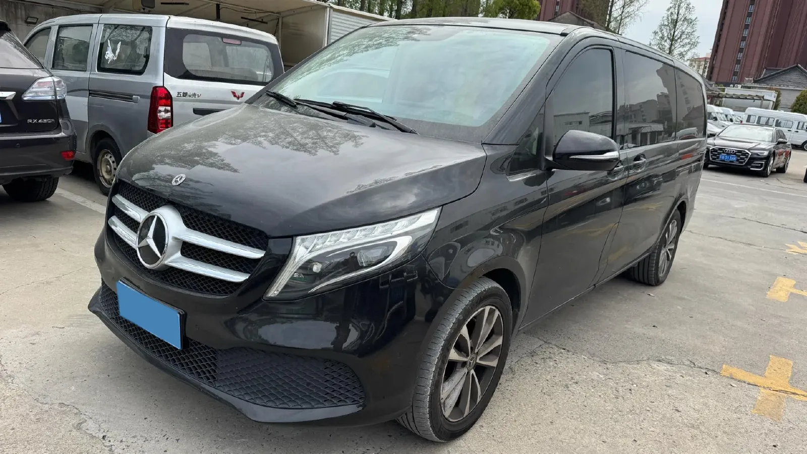 2020 Mercedes-Benz V Class 2.0T 211HP L4 9AT,autocango,china used car exporter,china ev exporter,chinese used car exporter,chinese used ev exporter