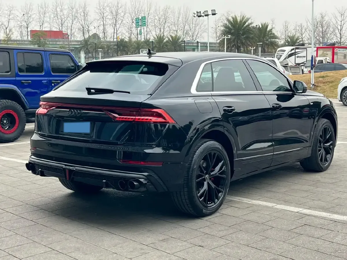 2022 Audi Q8 3.0T 340HP V6 8AT,autocango,china used car exporter,china ev exporter,chinese used car exporter,chinese used ev exporter