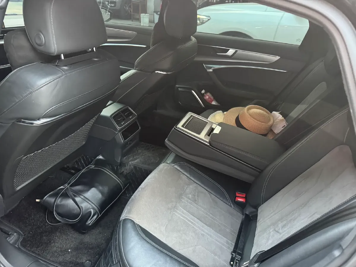 2020 Audi A6L 2.0T 224HP L4 7DCT,autocango,china used car exporter,china ev exporter,chinese used car exporter,chinese used ev exporter