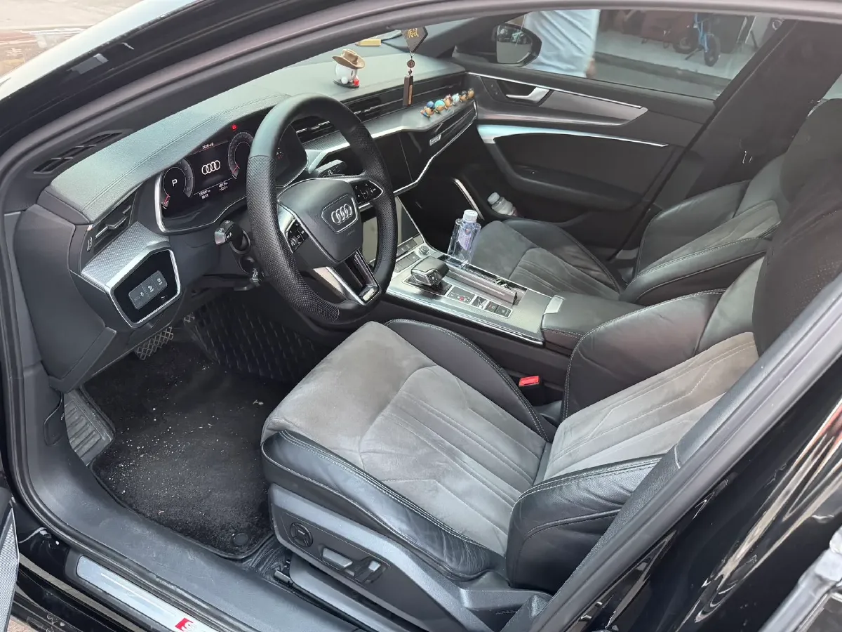 2020 Audi A6L 2.0T 224HP L4 7DCT,autocango,china used car exporter,china ev exporter,chinese used car exporter,chinese used ev exporter