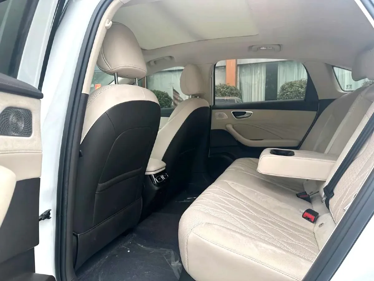 2023 Roewe D7 1.5L 112HP L4 1DHT PHEV 21.4KWH,autocango,china used car exporter,china ev exporter,chinese used car exporter,chinese used ev exporter