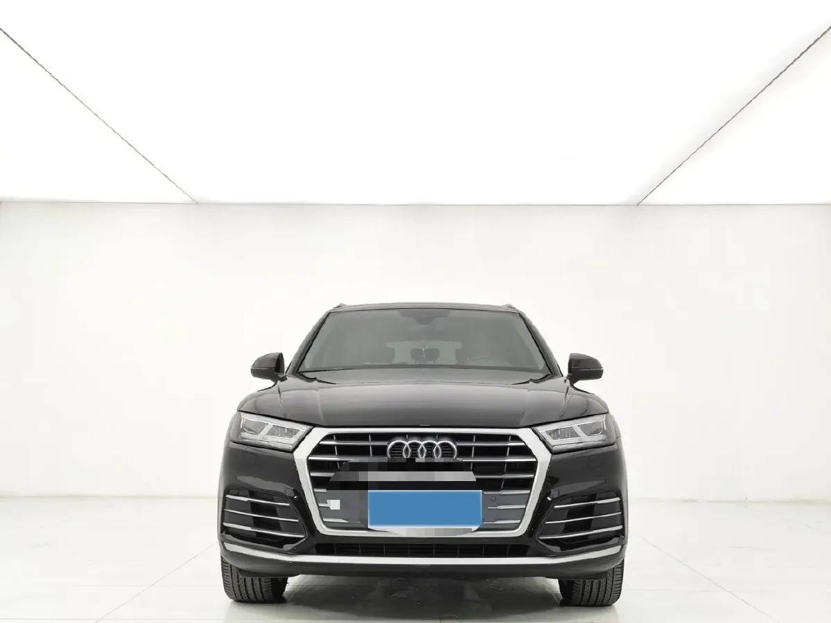 2020 Audi Q5L 2.0T 190HP L4 7DCT,autocango,china used car exporter,china ev exporter,chinese used car exporter,chinese used ev exporter
