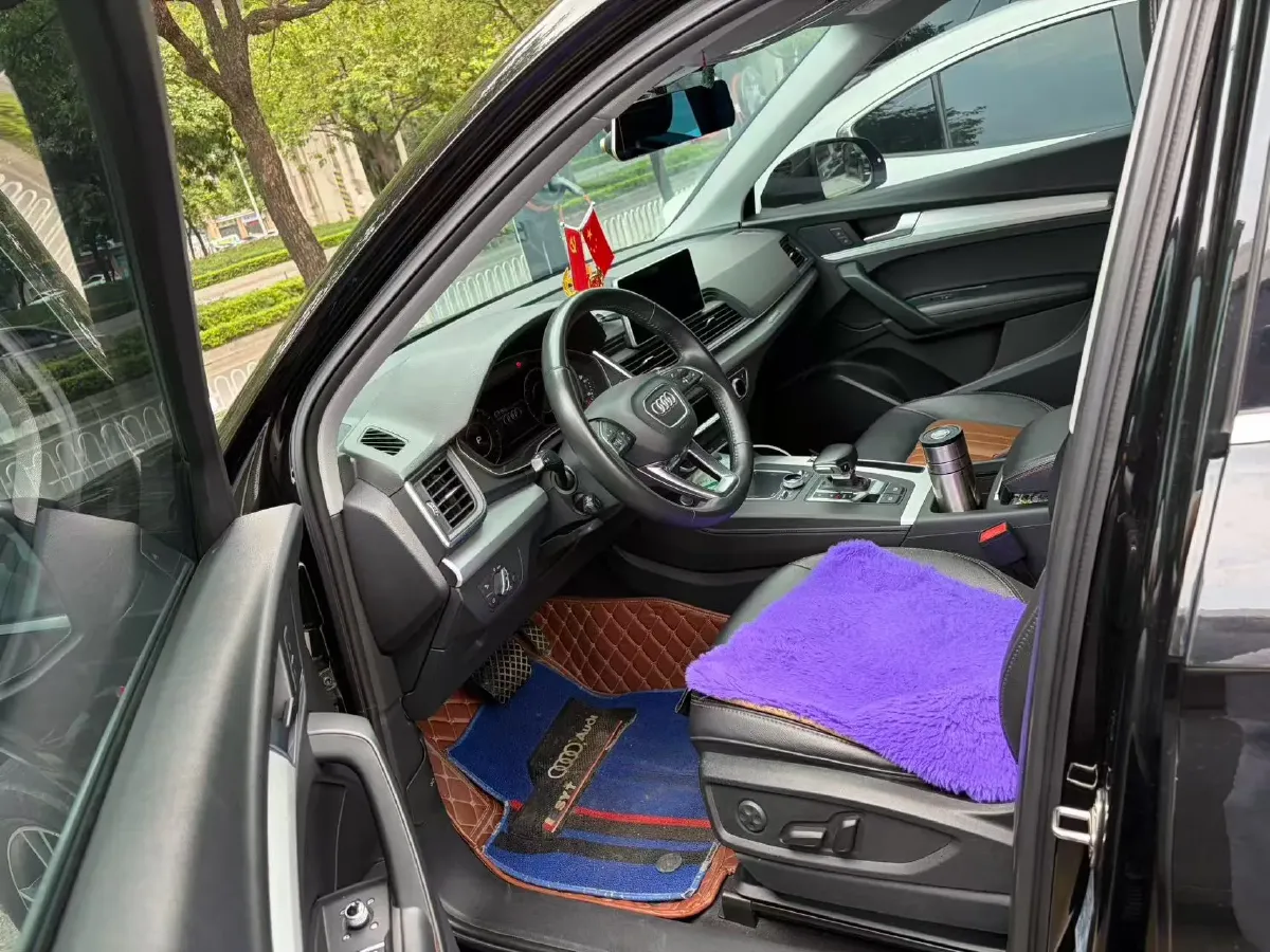 2020 Audi Q5L 2.0T 190HP L4 7DCT,autocango,china used car exporter,china ev exporter,chinese used car exporter,chinese used ev exporter